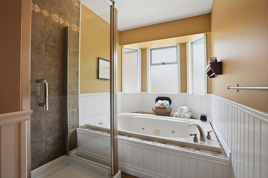 1491 Norton Court North Vancouver, BC - 27