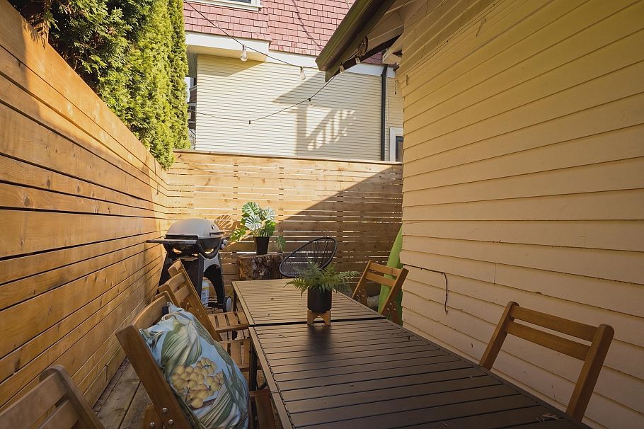 737-745 St. Andrews Avenue North Vancouver, BC - 28