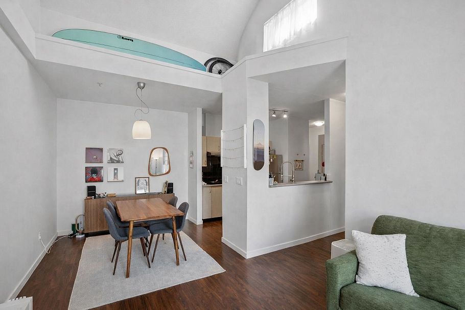 409 3768 Hastings Street Burnaby, BC - 3