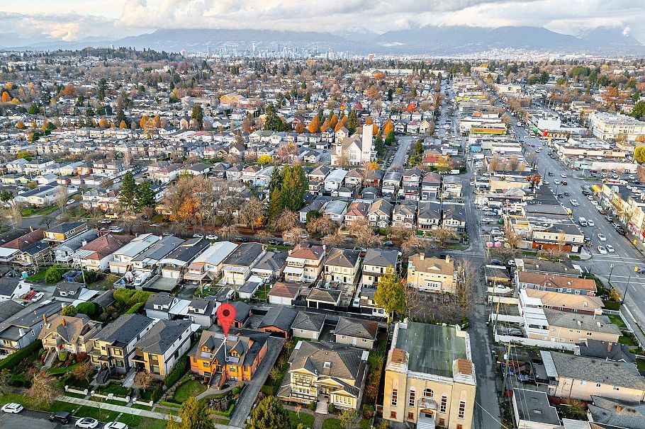 617 E 52nd Avenue Vancouver, BC - 3