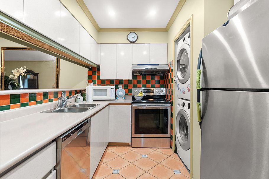 308 1823 E Georgia Street Vancouver, BC - 17