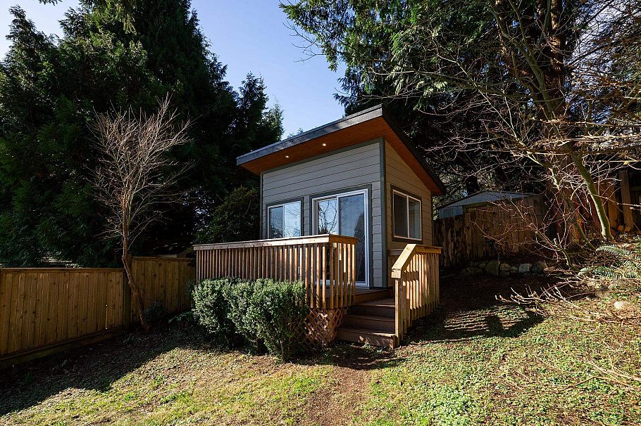 3015 Royal Avenue North Vancouver, BC - 27