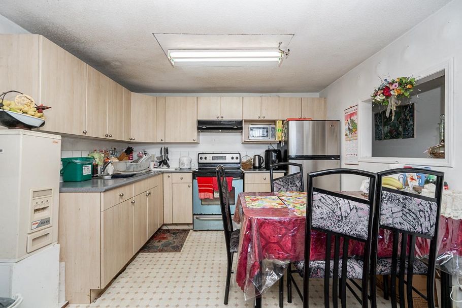 4712 Victoria Drive Vancouver, BC - 25