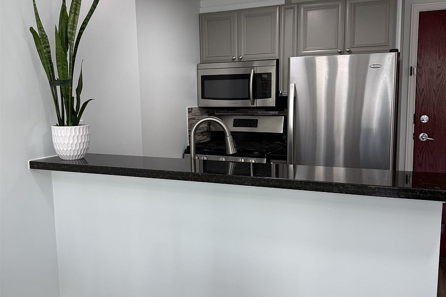 502 928 Richards Street Vancouver, BC - 18