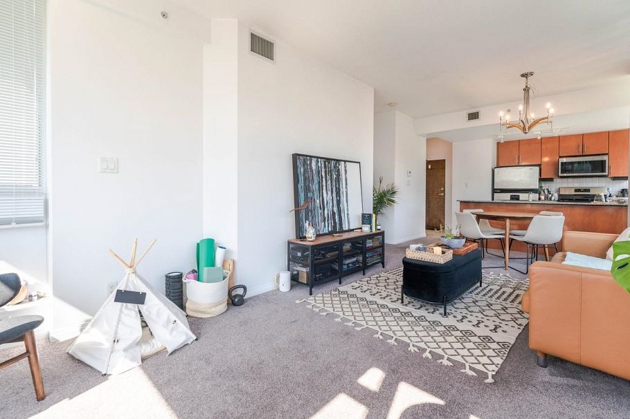 401 138 E Esplanade North Vancouver, BC - 8