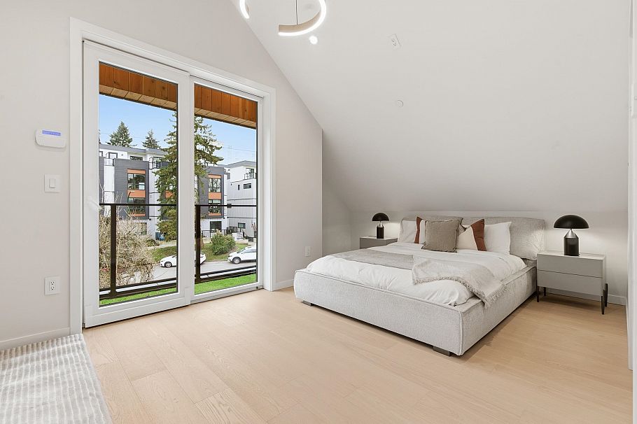 2 2091 E 20th Avenue Vancouver, BC - 26