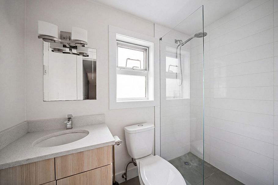 3128 Graveley Street Vancouver, BC - 27