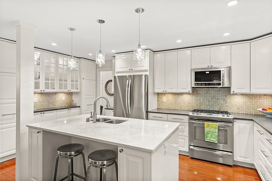 1530 Lighthall Court North Vancouver, BC - 13