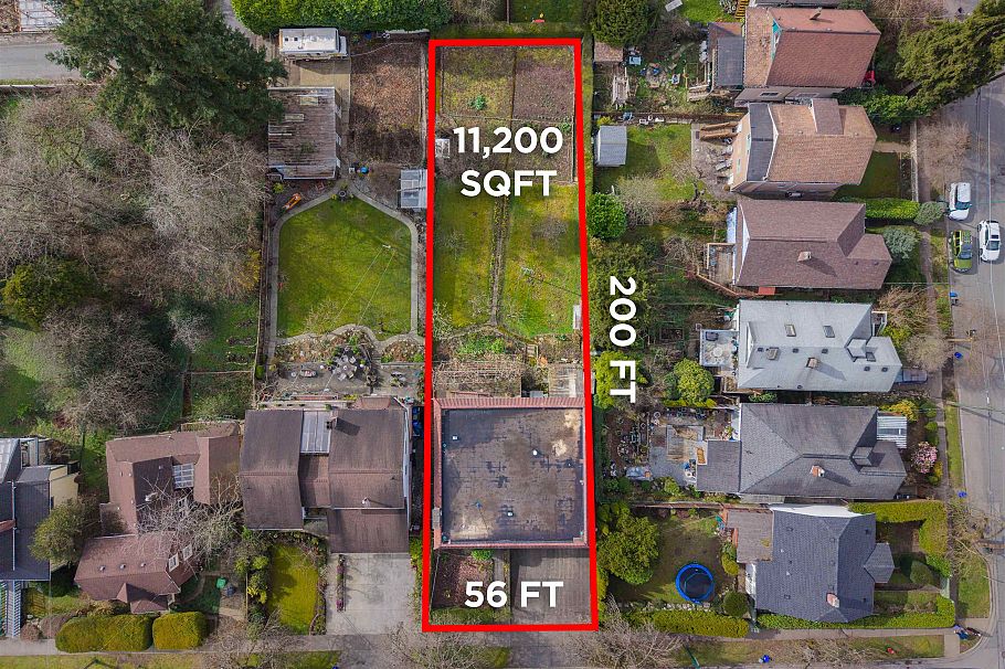 3237 Dumfries Street Vancouver, BC - 1