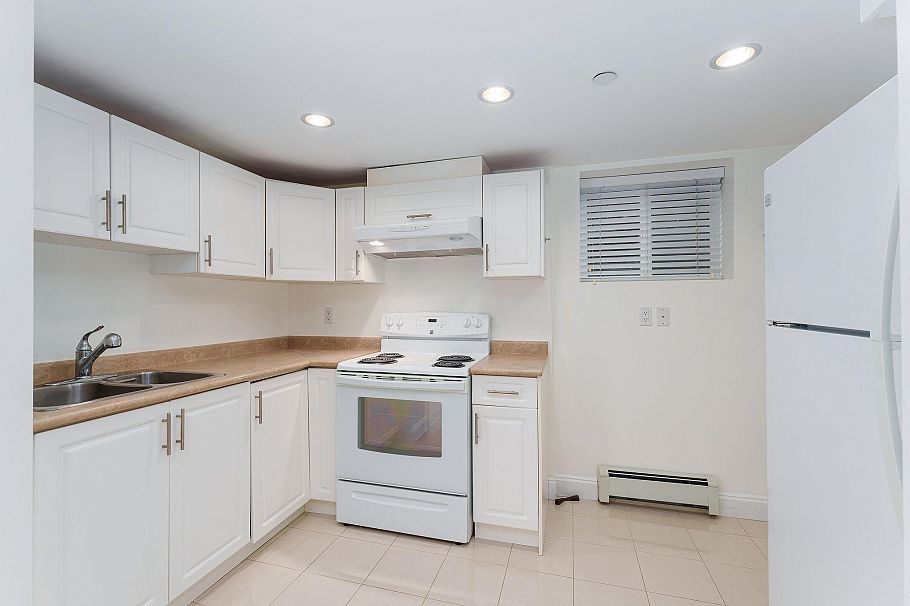 617 E 52nd Avenue Vancouver, BC - 27