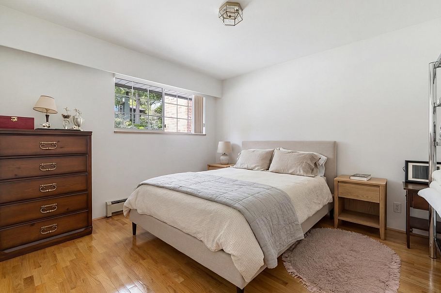 547 Tempe Crescent North Vancouver, BC - 15