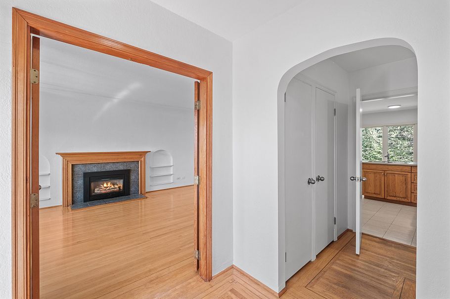 3894 Sunnycrest Drive North Vancouver, BC - 9