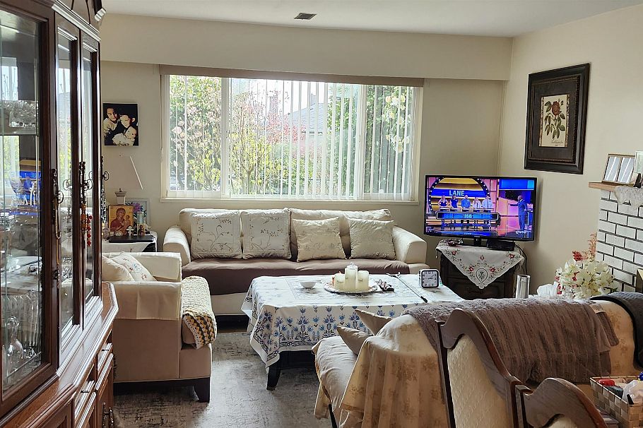 549 E 56th Avenue Vancouver, BC - 4