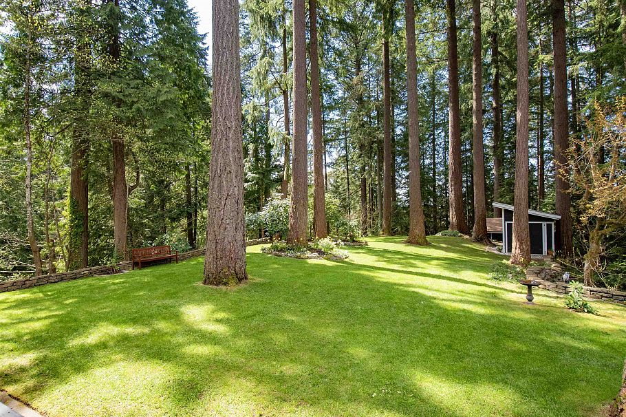 2551 Hyannis Point North Vancouver, BC - 22