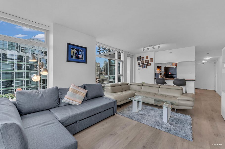 1506 1199 Marinaside Crescent Vancouver, BC - 7