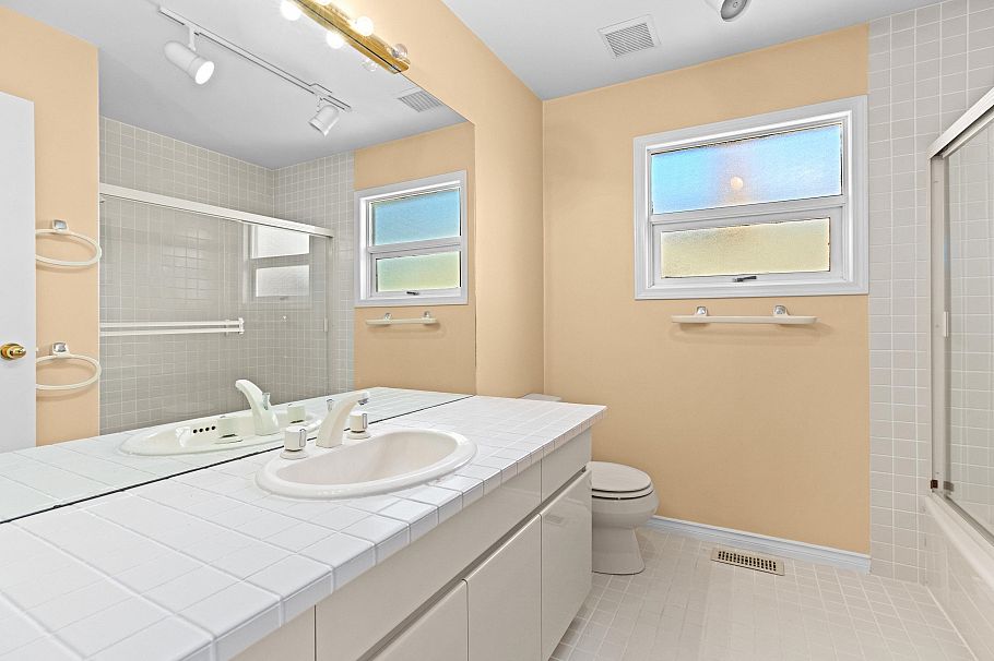 4367 W 15th Avenue Vancouver, BC - 29