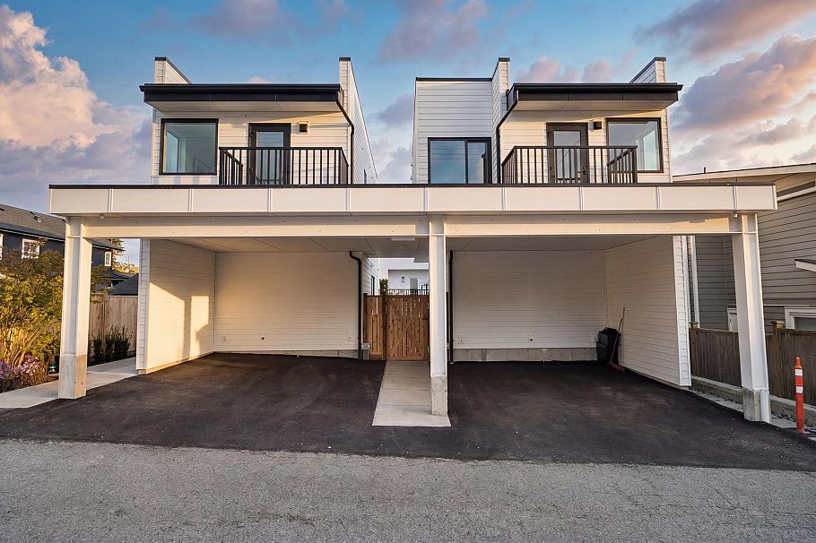 1 328 W 14th Street North Vancouver, BC - 23