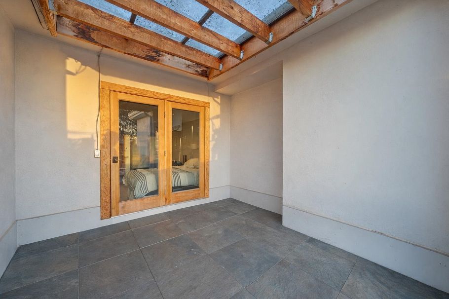 306 2469 Cornwall Avenue Vancouver, BC - 4