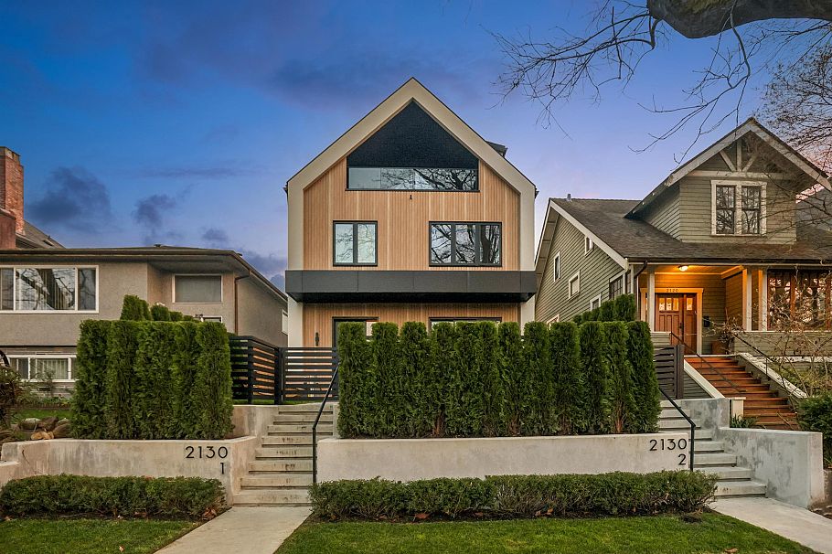 2 2130 E 2 Avenue Vancouver, BC - 1