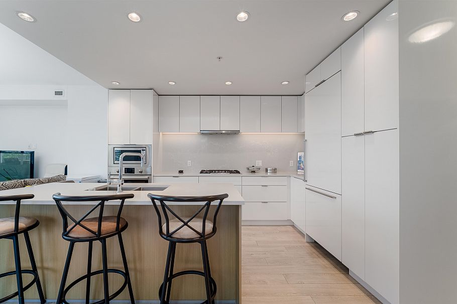 PH2 7988 Yukon Street Vancouver, BC - 19