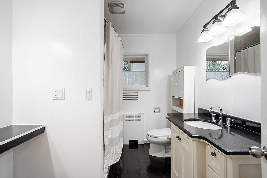 1440 Mountain Highway North Vancouver, BC - 19