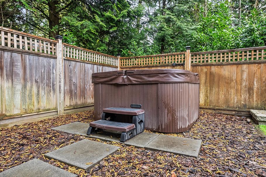 1530 Lighthall Court North Vancouver, BC - 36