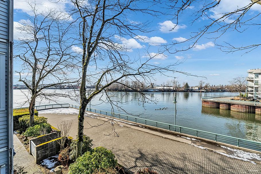 208 2020 E Kent Avenue South Vancouver, BC - 1