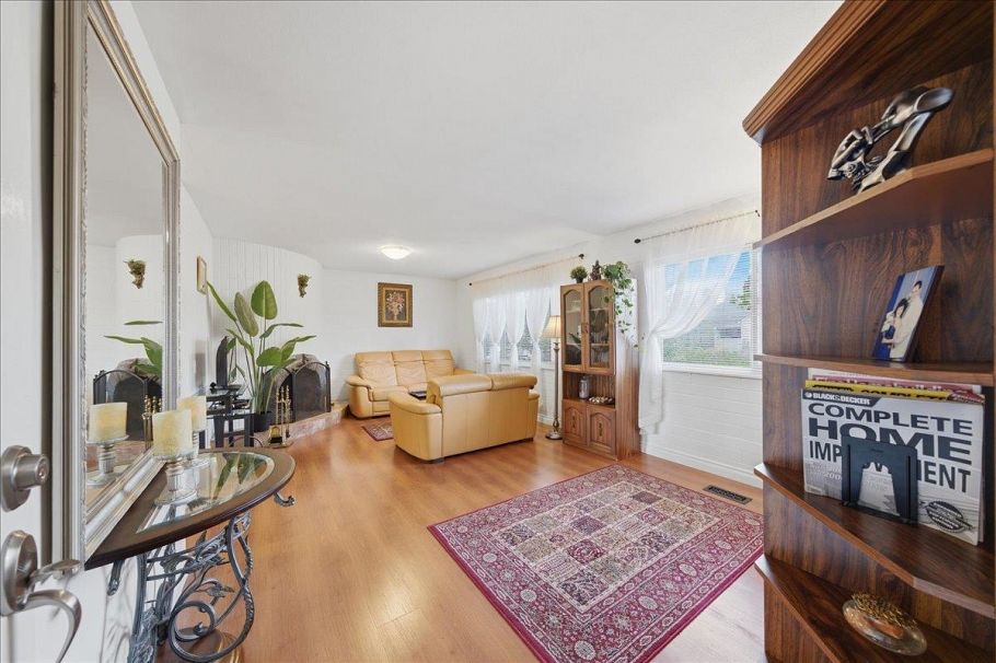 840 E 38th Avenue Vancouver, BC - 4