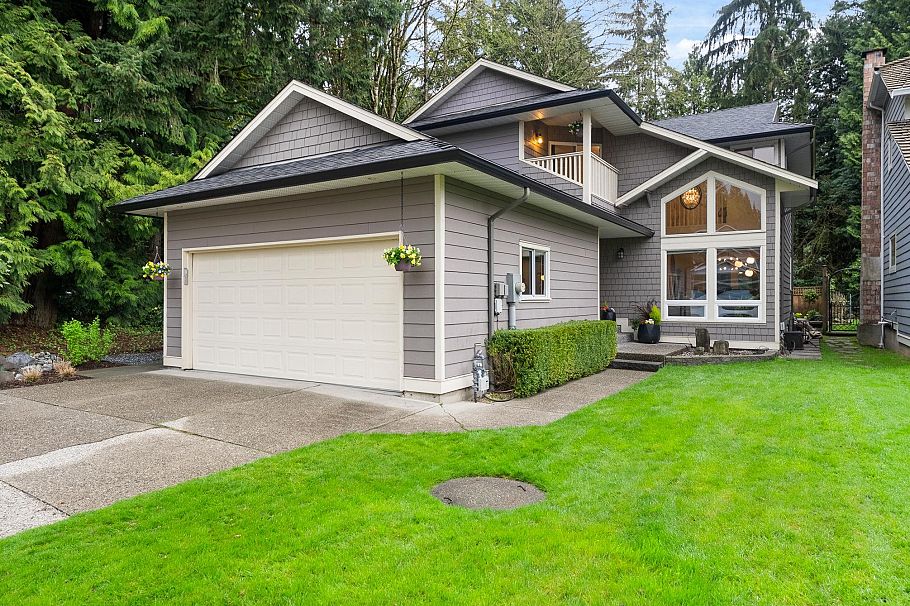 1530 Lighthall Court North Vancouver, BC - 1