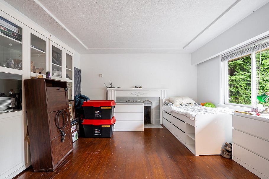 1440 Mountain Highway North Vancouver, BC - 20