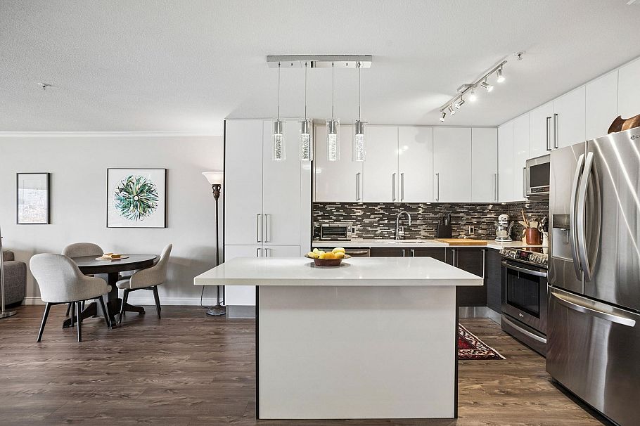 311 1869 Spyglass Place Vancouver, BC - 2