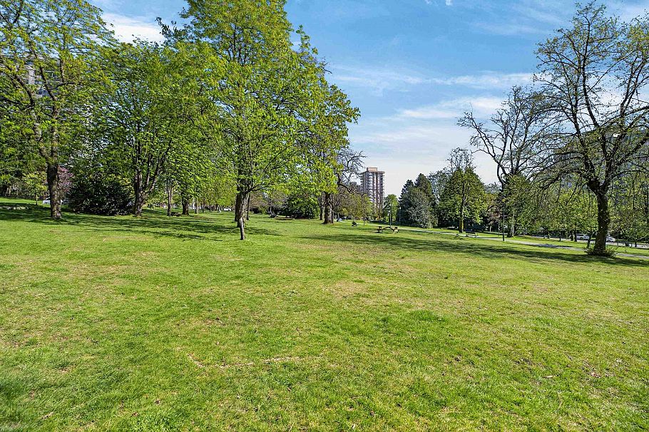 1105 701 W Victoria Park North Vancouver, BC - 37