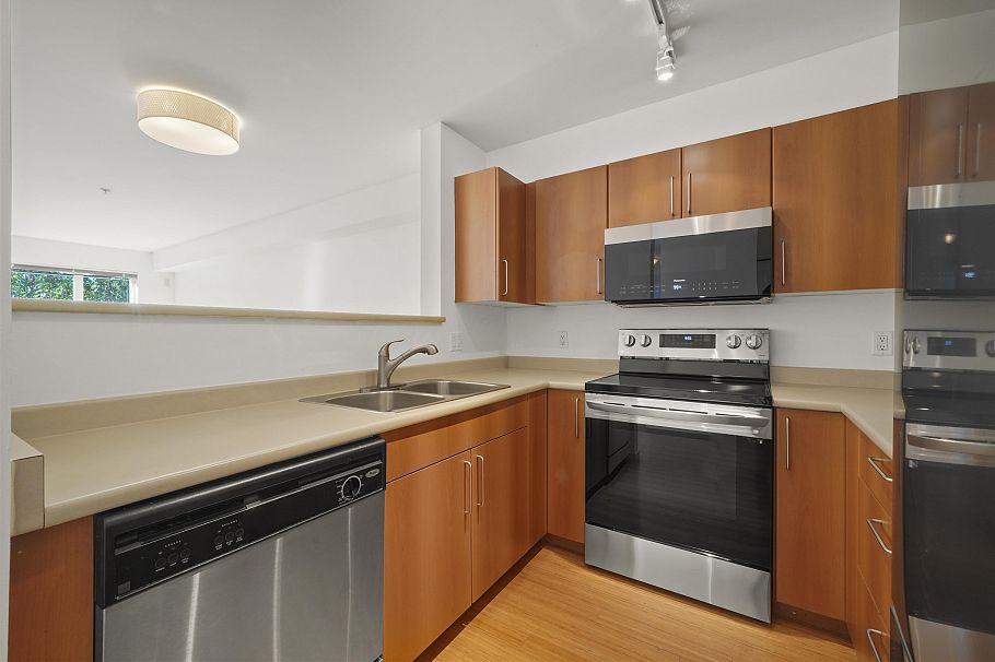 301 3575 Euclid Avenue Vancouver, BC - 13