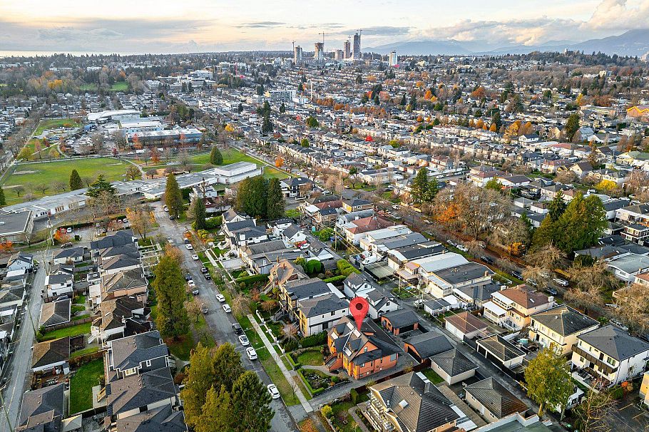 617 E 52nd Avenue Vancouver, BC - 4