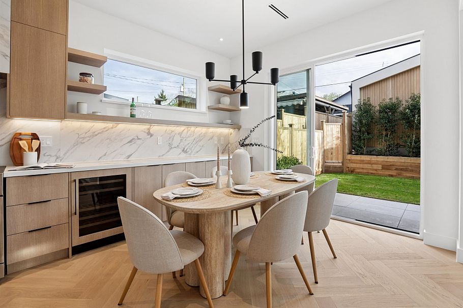 2 2130 E 2 Avenue Vancouver, BC - 5