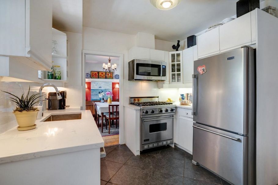 3771 W 31st Avenue Vancouver, BC - 5