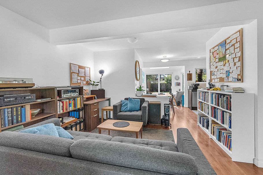 825 W 20th Street North Vancouver, BC - 4