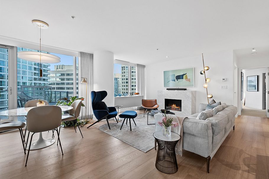 1701 1111 Alberni Street Vancouver, BC - 2