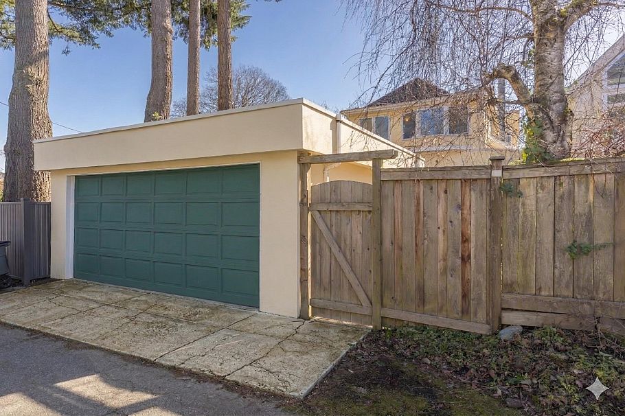 4367 W 15th Avenue Vancouver, BC - 38