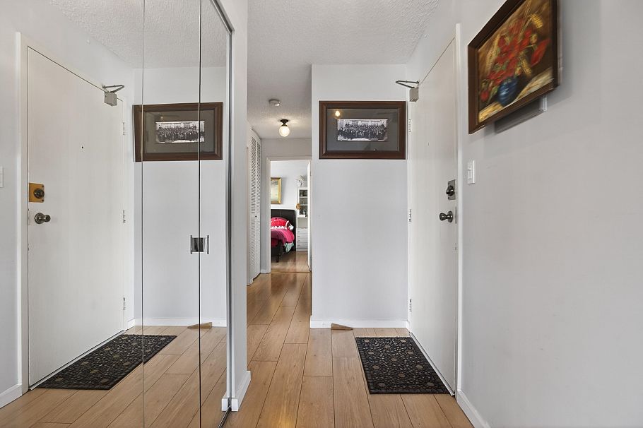 1105 701 W Victoria Park North Vancouver, BC - 23