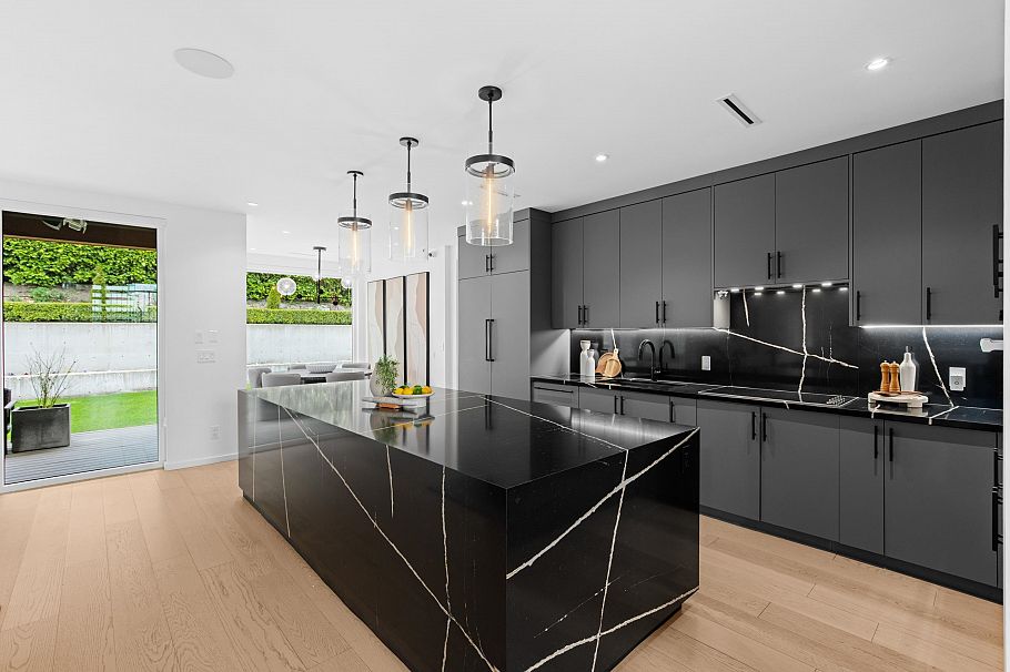 976 Melbourne Avenue North Vancouver, BC - 8