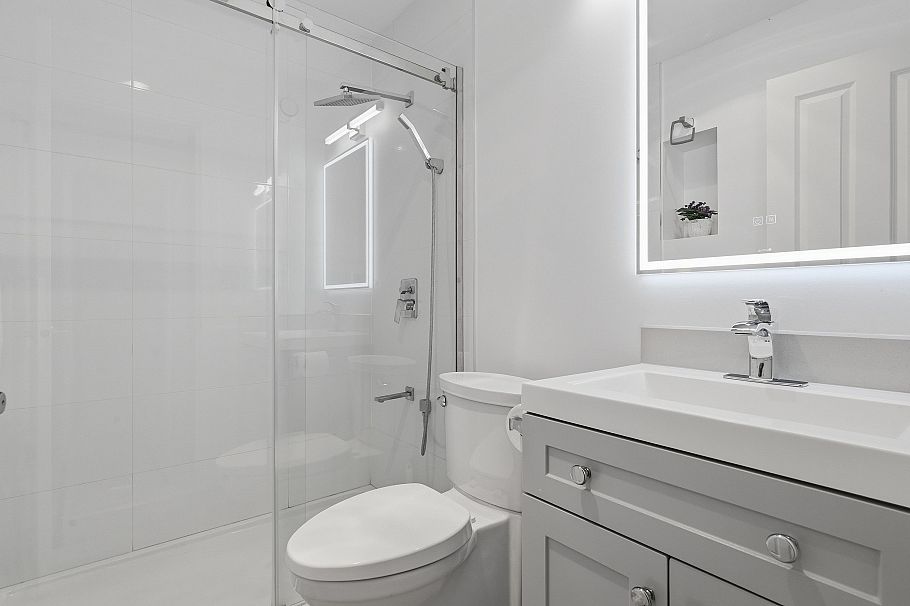 2761 E 53rd Avenue Vancouver, BC - 33