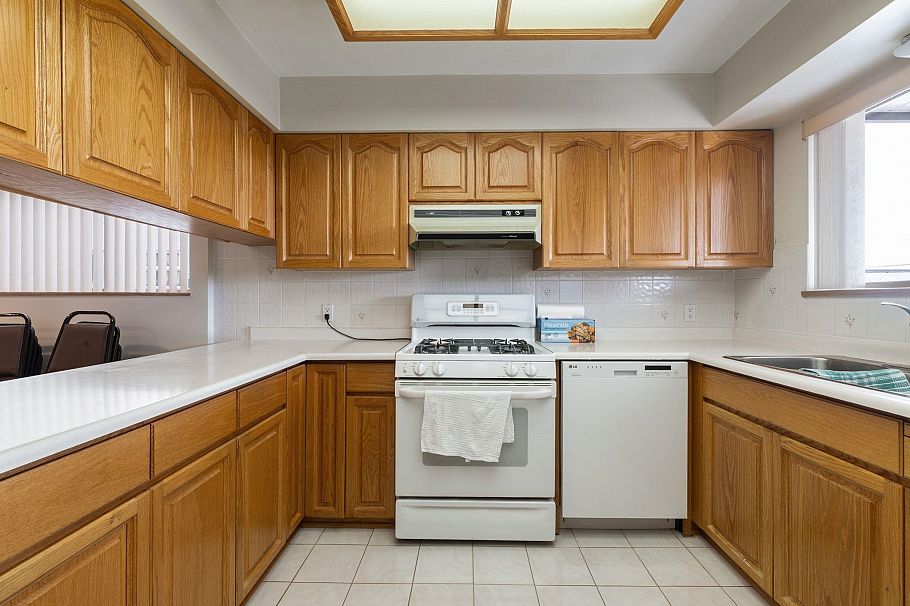 547 Tempe Crescent North Vancouver, BC - 19