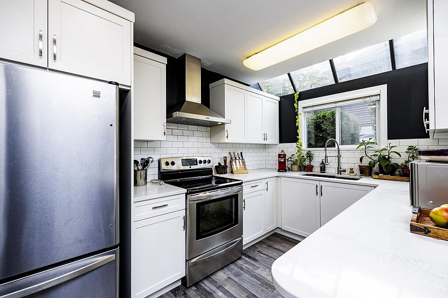 3132 Lonsdale Avenue North Vancouver, BC - 6