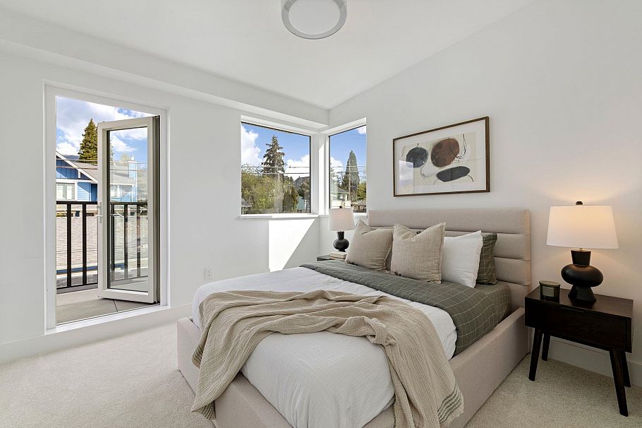 1 328 W 14th Street North Vancouver, BC - 12