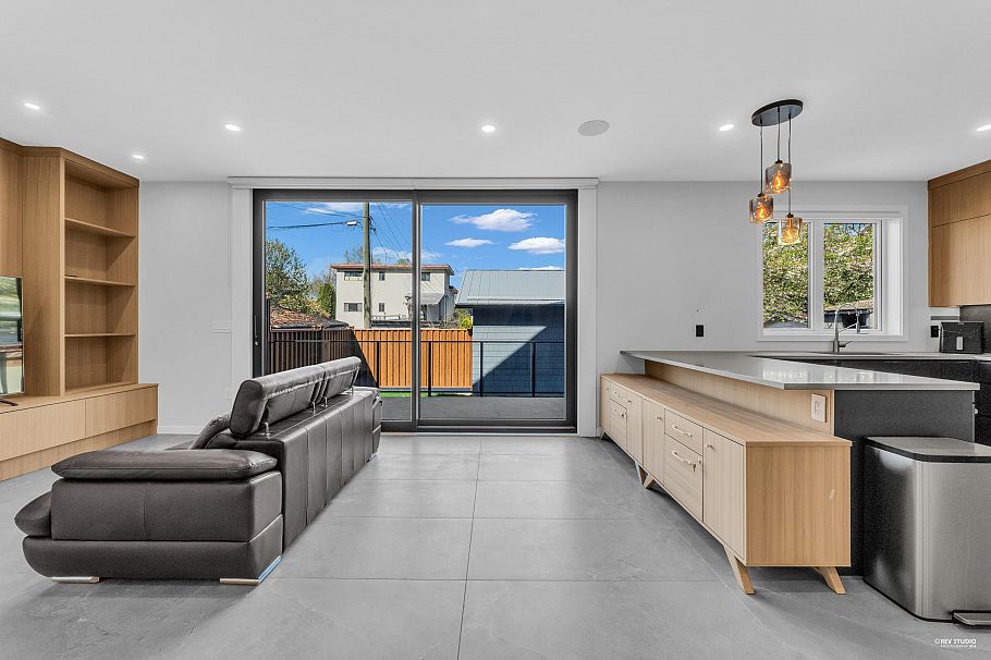 2 2091 E 20th Avenue Vancouver, BC - 11