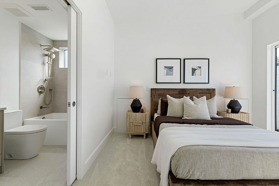 1 328 W 14th Street North Vancouver, BC - 10