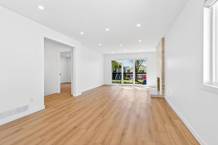 2085 Waverley Avenue Vancouver, BC - 6