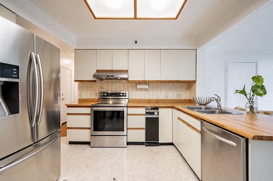 1440 Mountain Highway North Vancouver, BC - 17