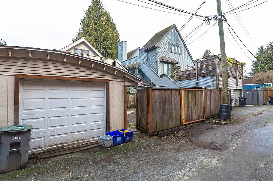3086 W 2nd Avenue Vancouver, BC - 25